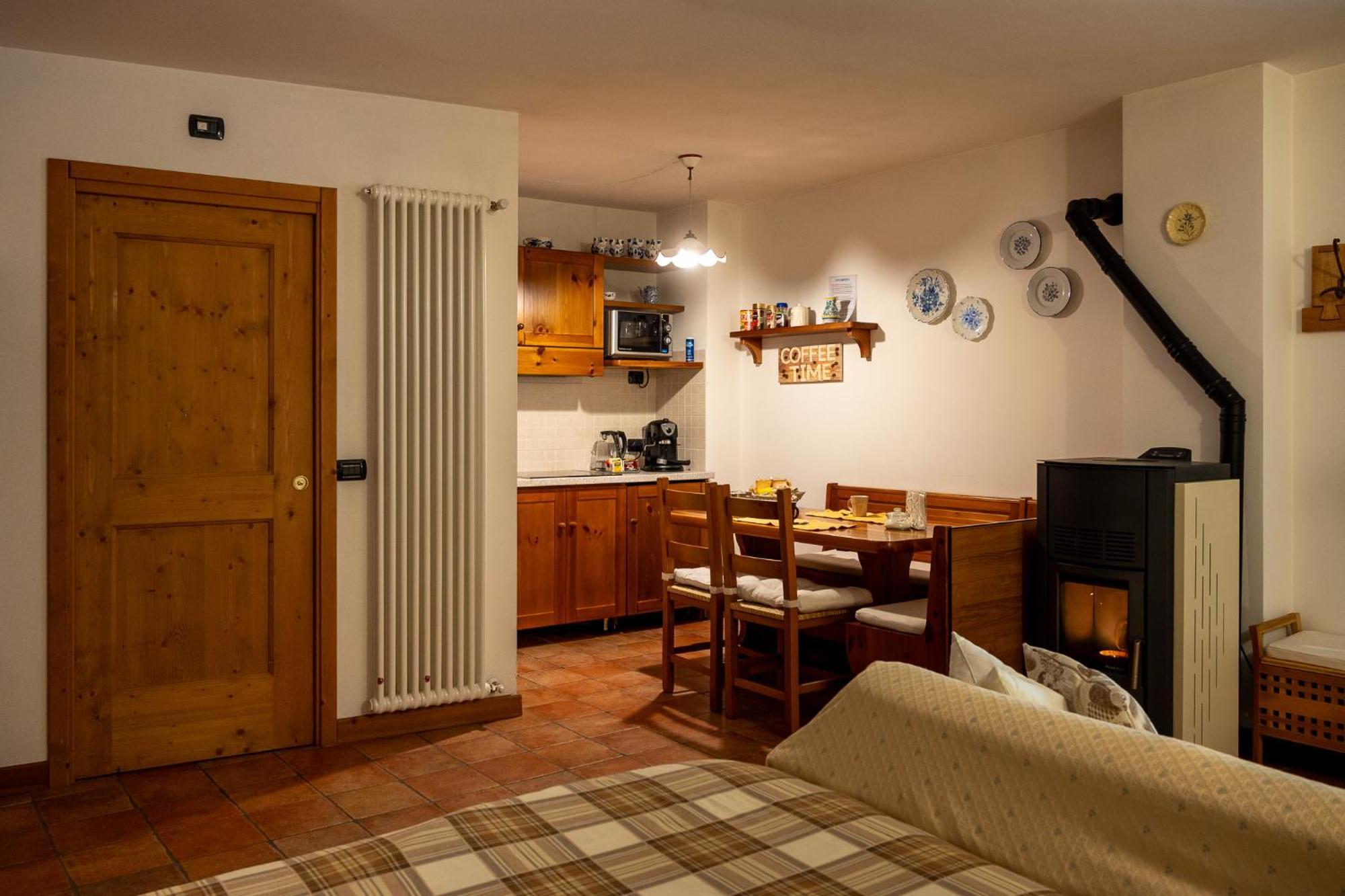 Baita De Eliseo B&B Valdisotto Exteriör bild